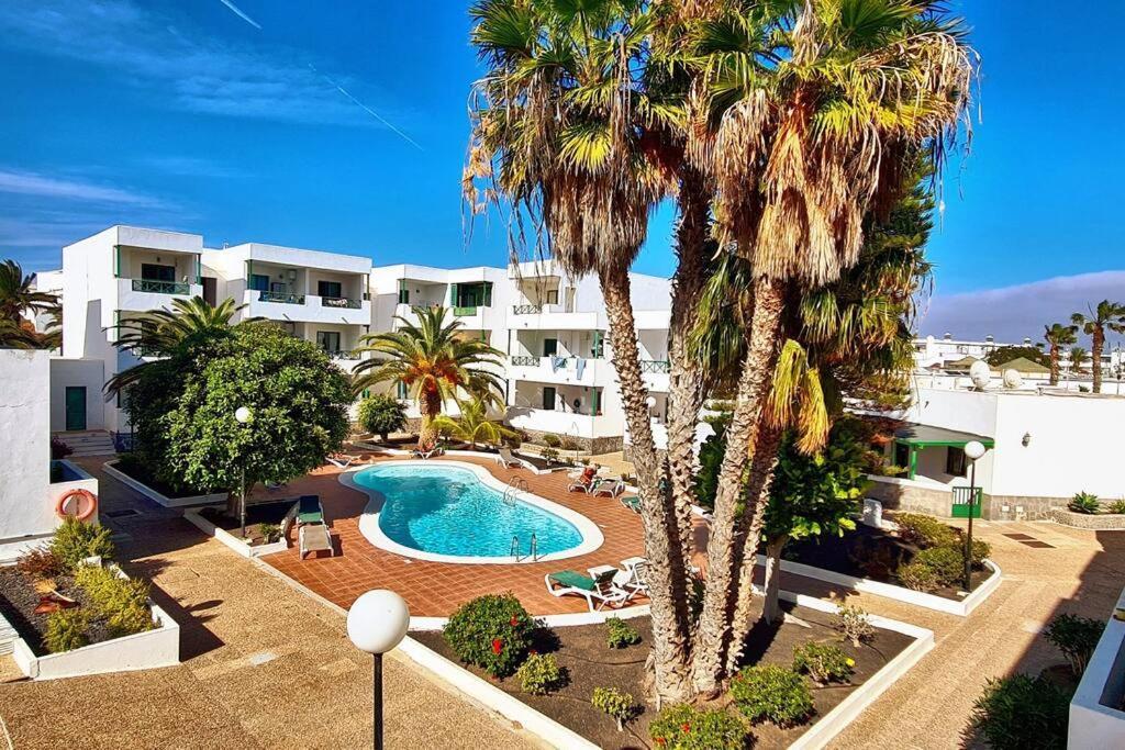Cactus, Playa Y Piscina Apartment Costa Teguise Ngoại thất bức ảnh